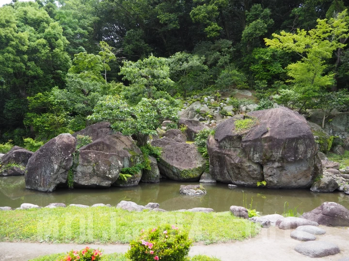日本最大級の巨石の庭園