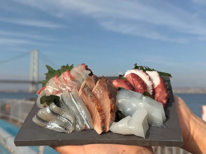 岩屋タコステに漁港直送の刺身テイクアウト店「岩屋鮮魚」オープン！土日限定の朝食も