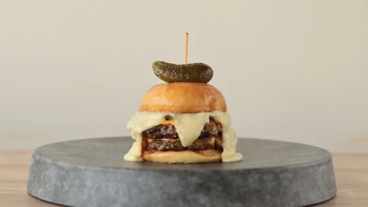 一番人気の「ダブルチーズバーガー」