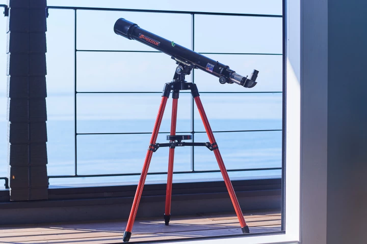 備え付けの望遠鏡で星座探しはいかが？