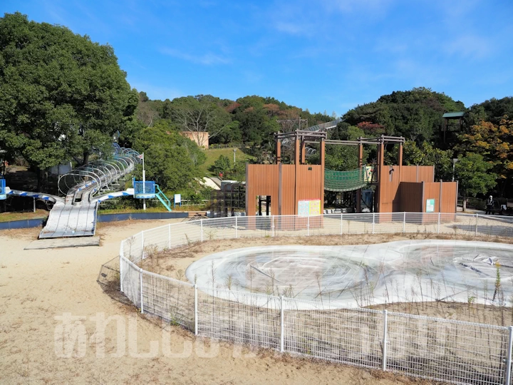 淡路島公園の「ふわふわドーム」「海峡スライダー」が撤去されるようです