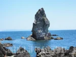 【上立神岩(かみたてがみいわ)】沼島のシンボル奇岩！国生み神話のパワースポット