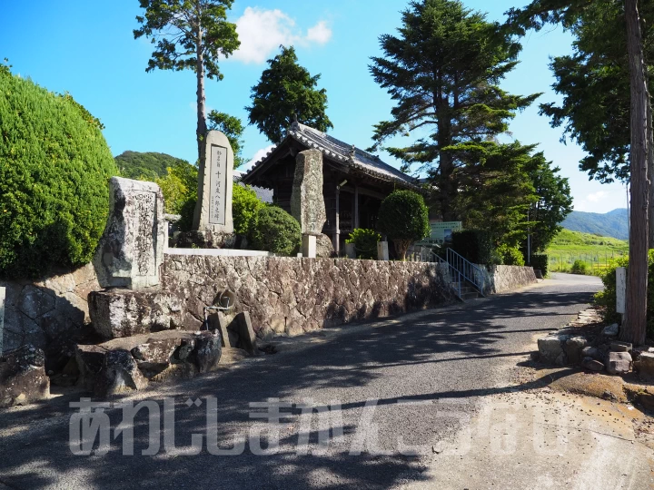 駐車場から覚住寺までの道