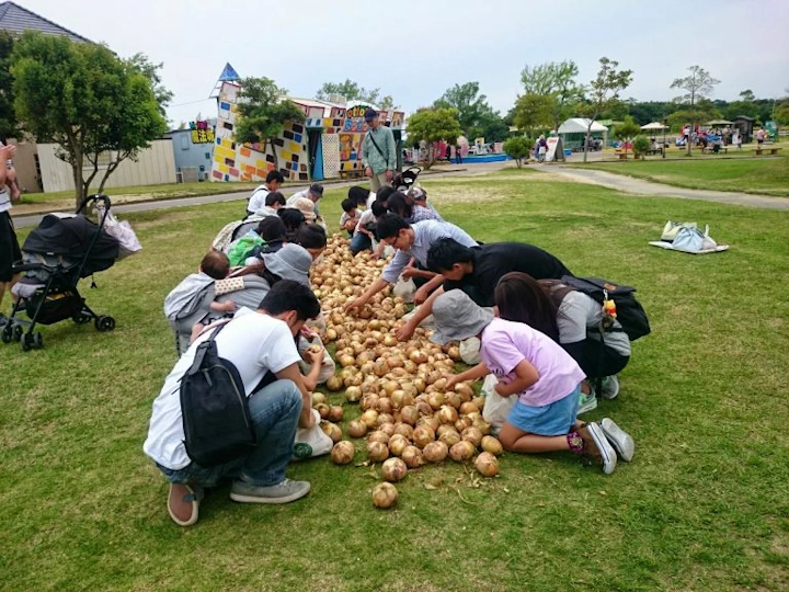【たまねぎ大運動会】淡路島たまねぎの祭典がイングランドの丘で開催