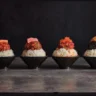 人気の肉丼専門店「牛と米」が淡路シェフガーデンに登場！「BAKUDAN丼」はインパクトも抜群