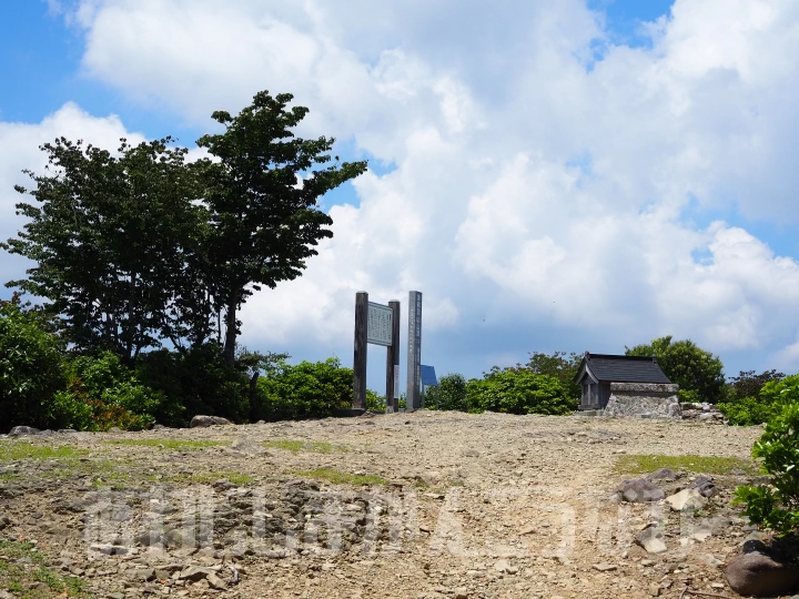 諭鶴羽山山頂に到着